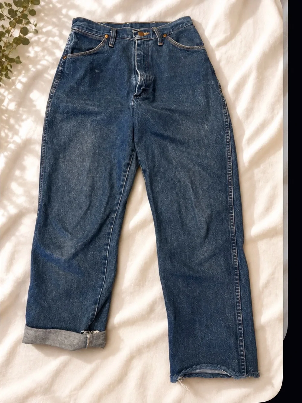 Wrangler Relaxed Fit Denim Jeans in Blue with Contrast stitching